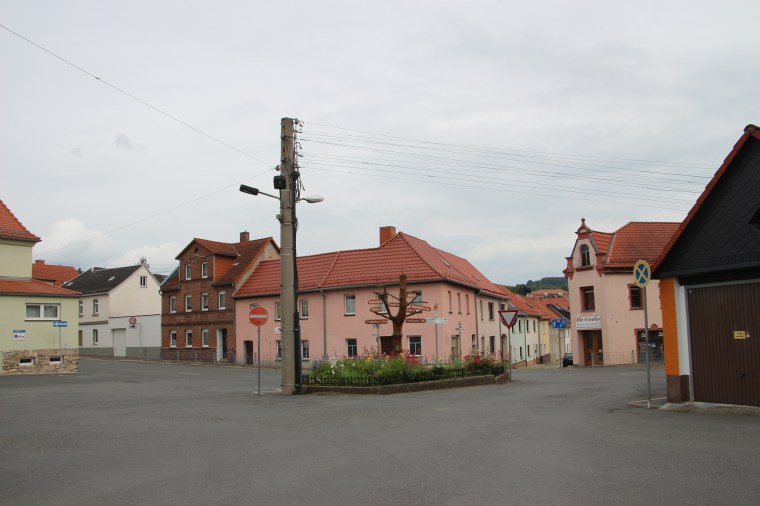 Im Dorf wurde apostrophiert.